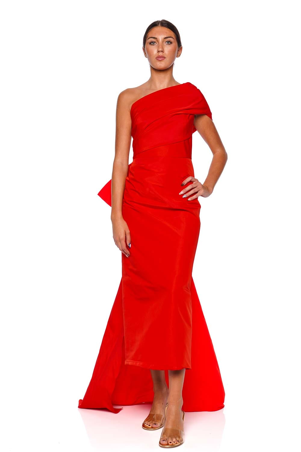 The Art of Bare Shoulders: Why Off-the-Shoulder Dresses Define Effortless Elegance